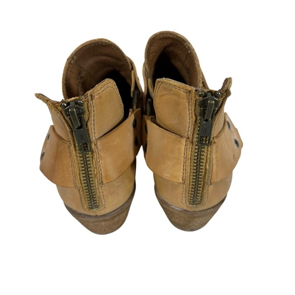 s-l400.jpg FRYE Ray Harness Back Zip Women\'s Size 7 1/2 Light Tan Leather Bootie